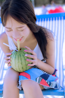 王者荣耀女生去掉小内皮肤的方法
