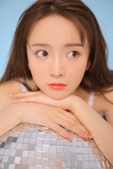 美女老师出轨